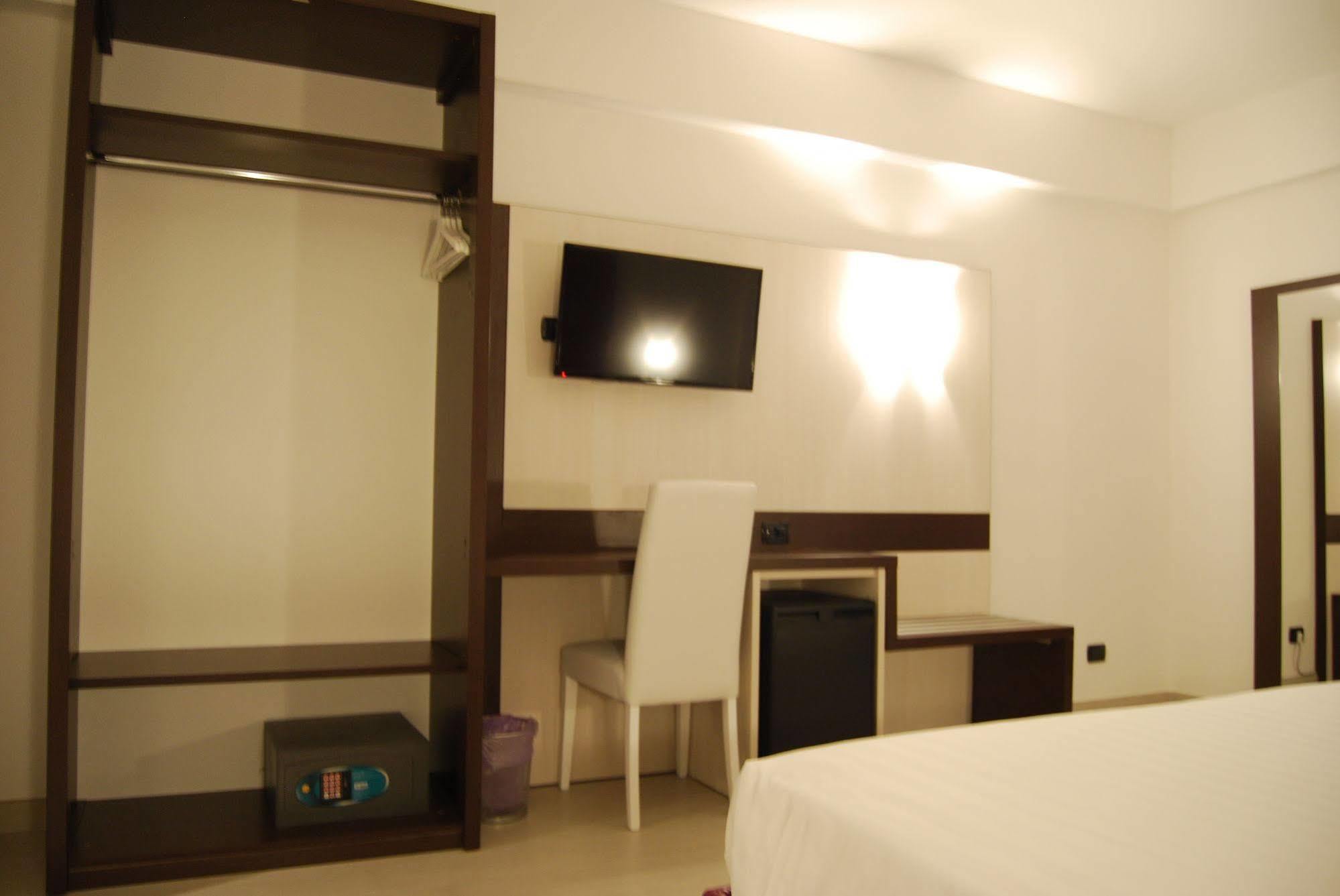 Maestrale Resort Hotel - Grosseto Exterior photo