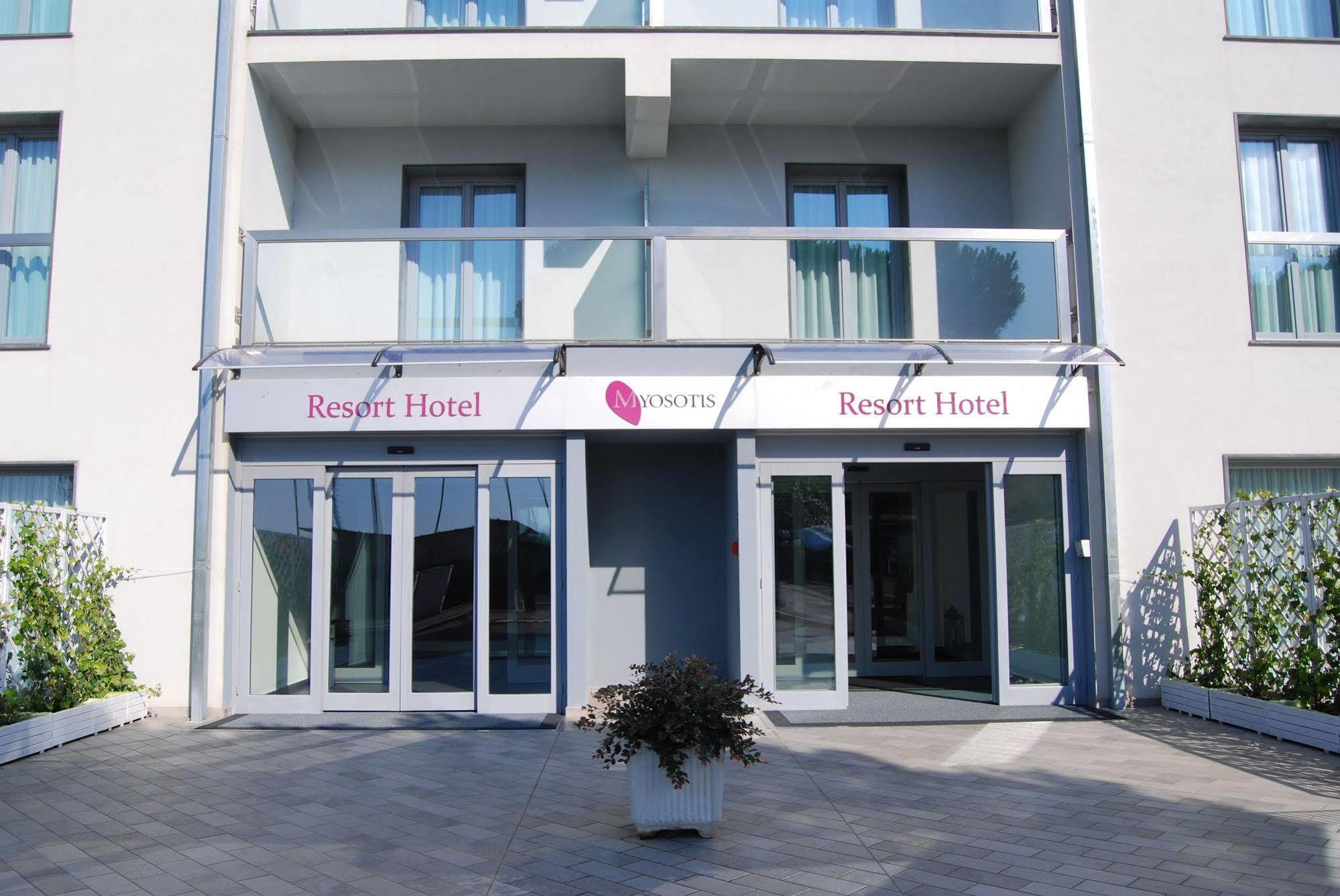 Maestrale Resort Hotel - Grosseto Exterior photo